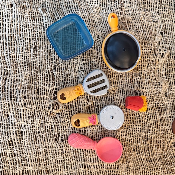 Num Noms Collectibles and Squishy Unicorn Bundle - Picture 5 of 5